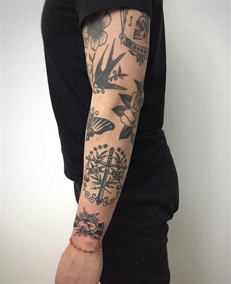 tatuajes brazo completo|tatuajes en el brazo minimalistas.